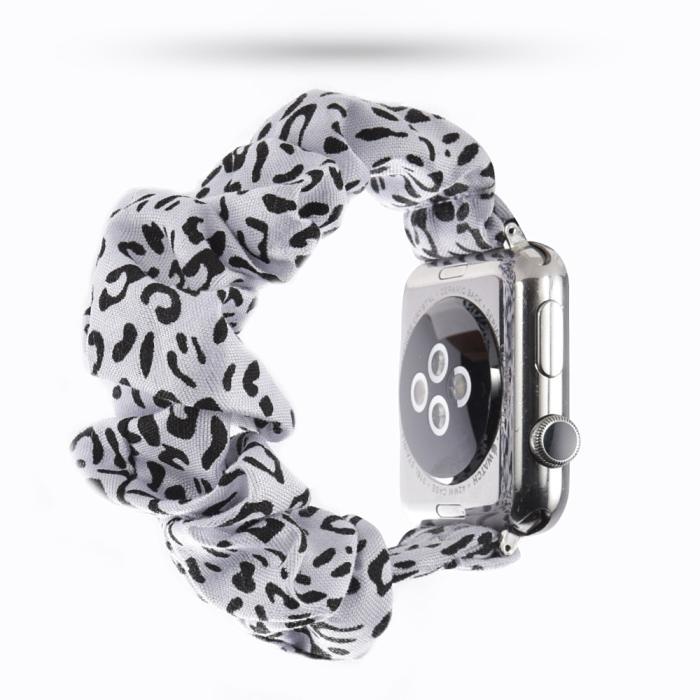 Bild 3,  Scrunchie White Leopard Armband Apple Watch 42/41/40/38 mm - Teknikhallen.se