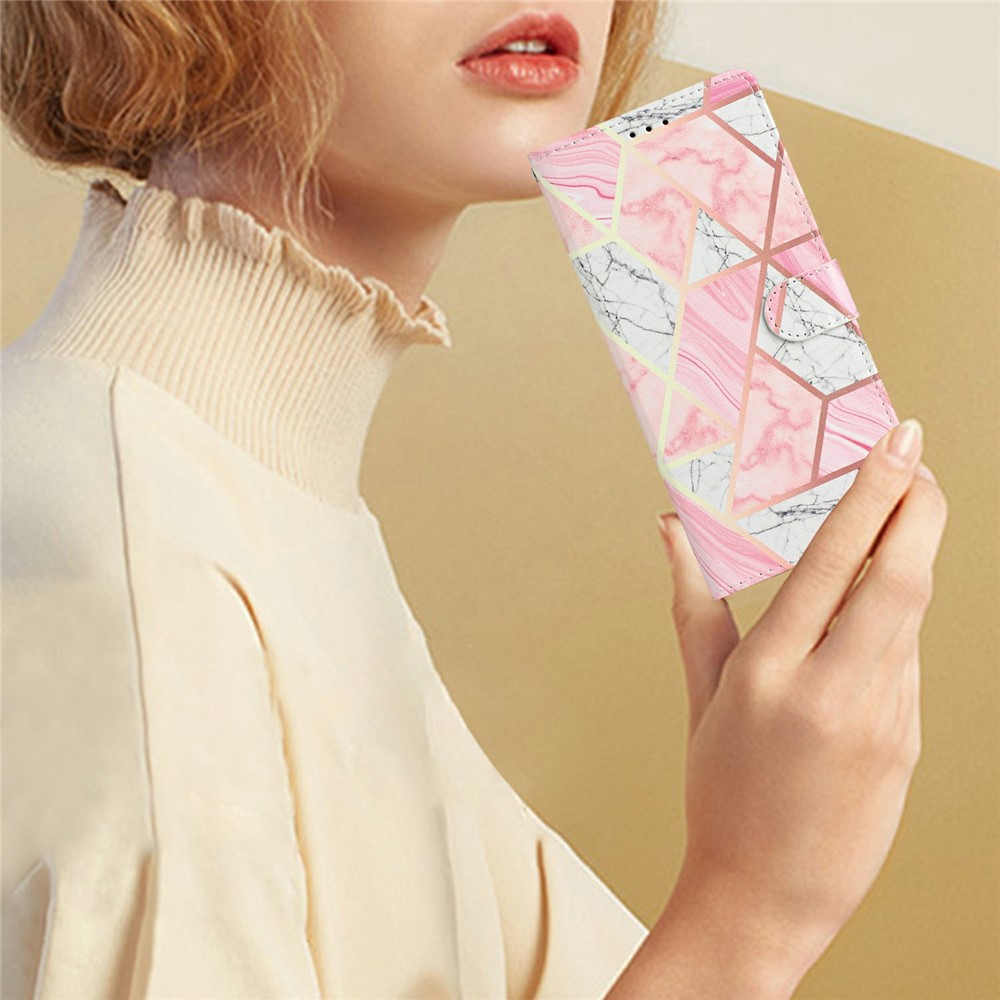  iPhone 17 Pro Fodral Med Tryck Rosa Marmor - Teknikhallen.se