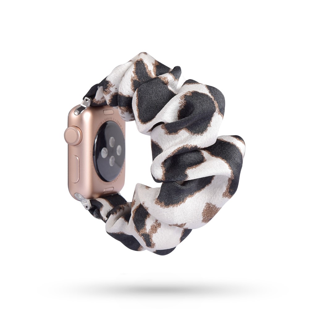  Scrunchie White Leopard Armband Apple Watch 41/40/38 mm - Teknikhallen.se