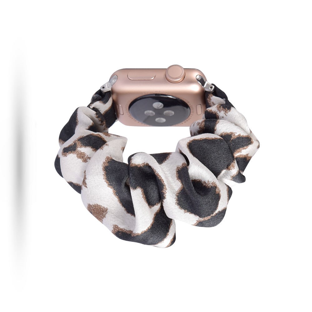  Scrunchie White Leopard Armband Apple Watch 41/40/38 mm - Teknikhallen.se