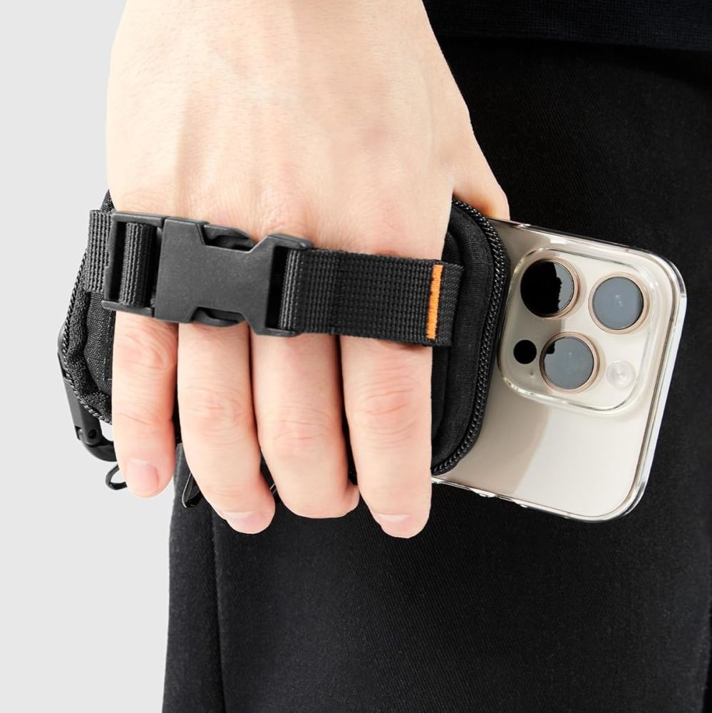 Spigen Spigen Universalt MagSafe Fodral Svart - Teknikhallen.se